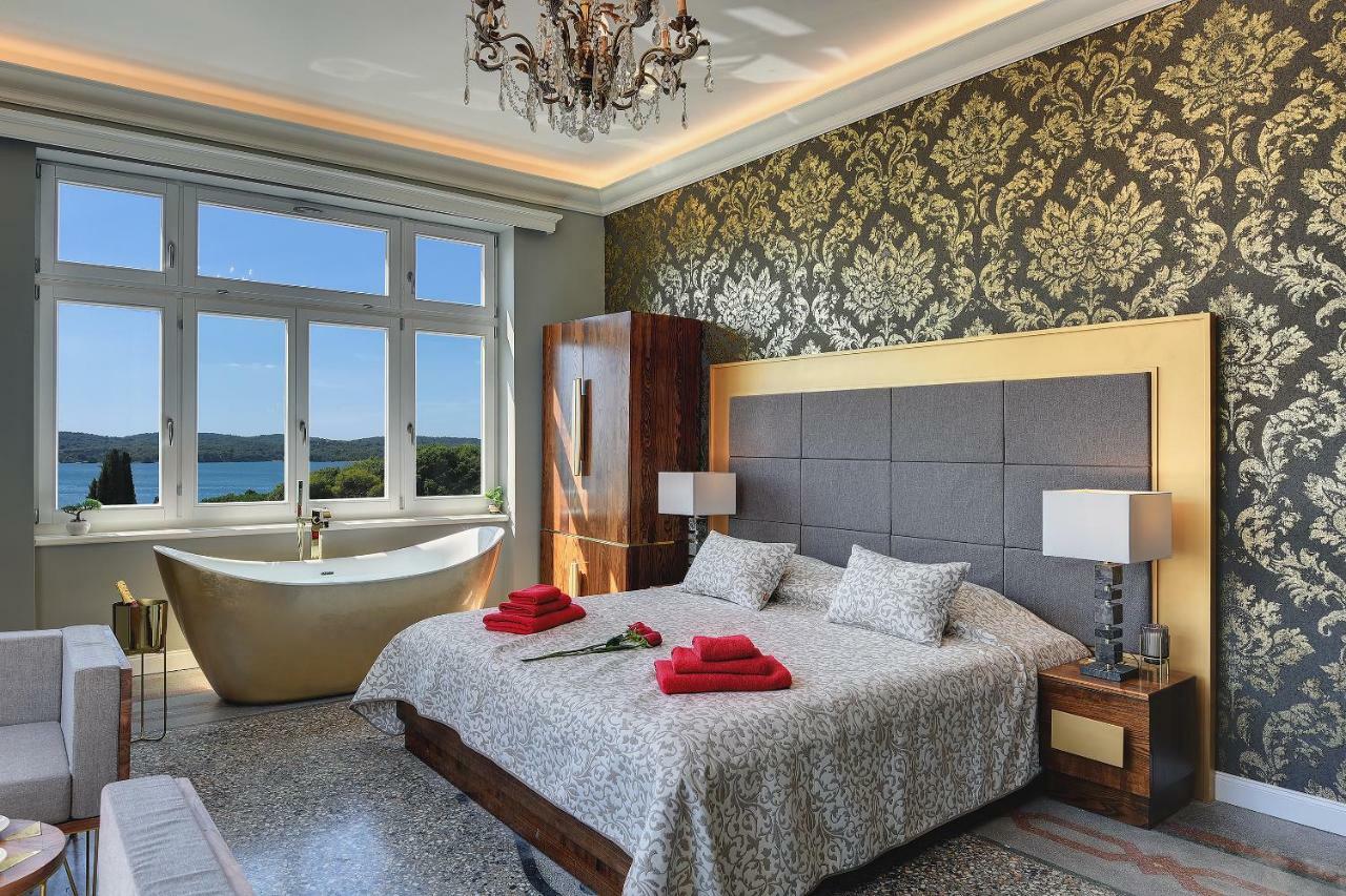 Arena & Seaview Luxurious Residence بولا المظهر الخارجي الصورة